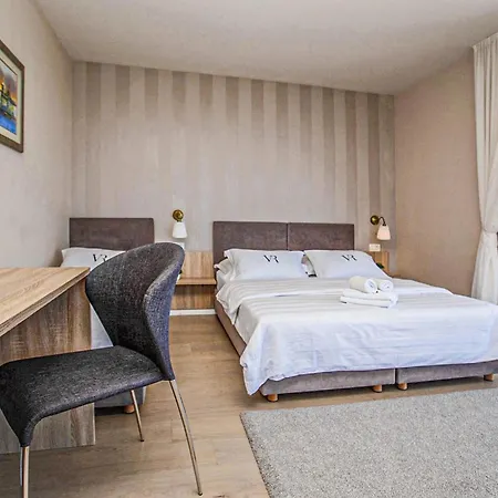 Royal 1 Podstrana Spalato